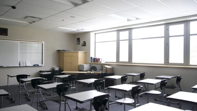 636287276824686712-empty-classroom.jpg